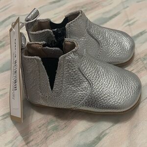 Baby booties- Silver 6-12 month Chelsea boot moccasin NWT